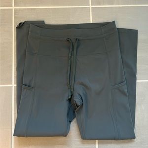 ZYIA Sage Pocket drawstring leggings